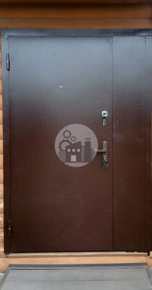 полуторная дверь с порошковым покрытием для деревянного дома